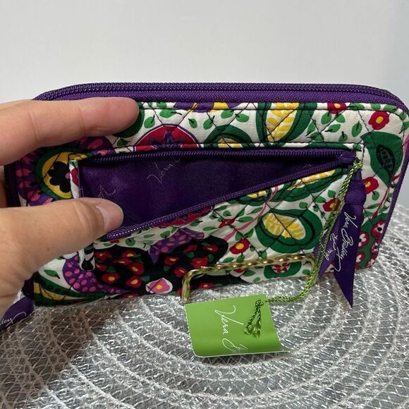Vera Bradley Zip Around Wallet Viva la Vera NWT - Picture 4 of 7